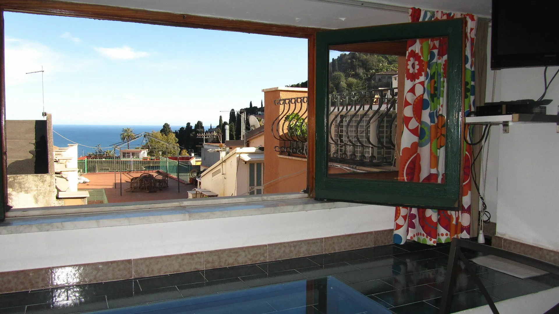 Comeinsicily Al Mercato Taormina 0*,  Italy
